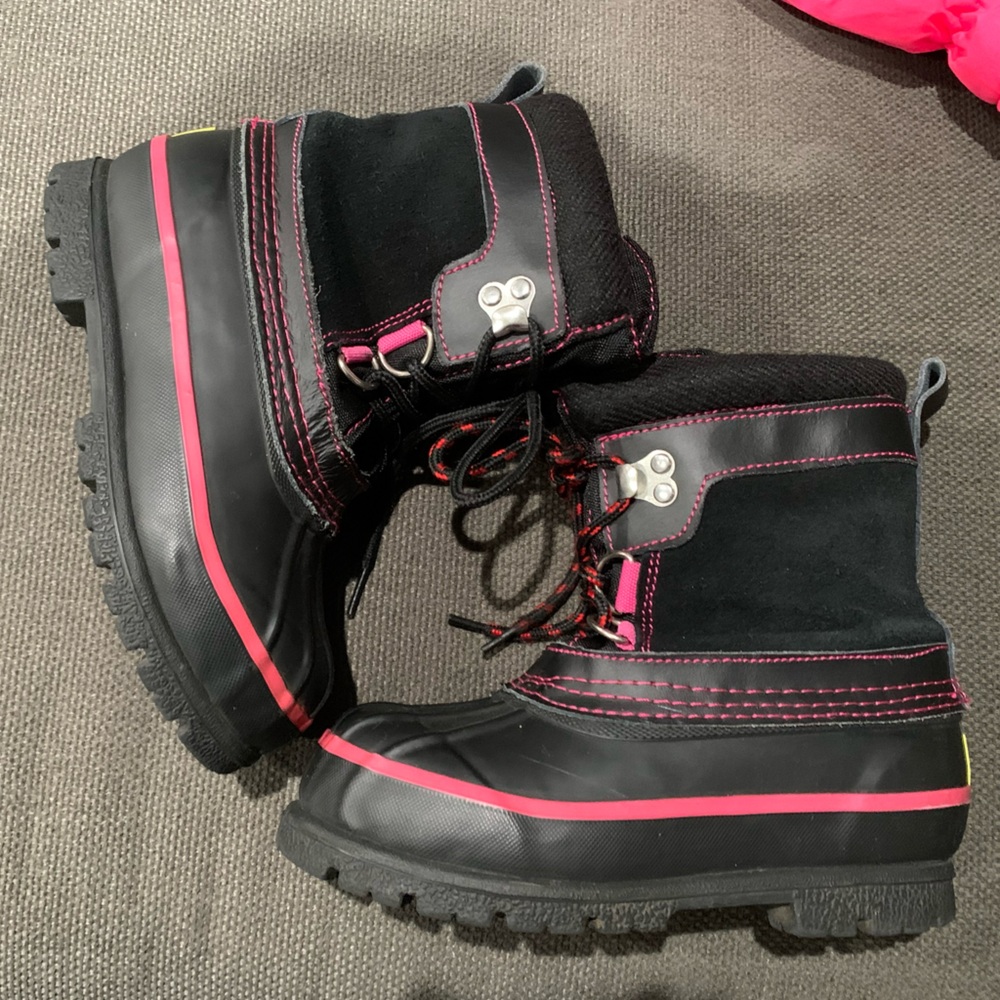 Western Chief Black and Pink Girl's Snow Boots size 12